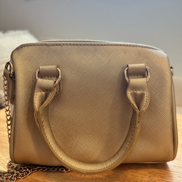 Super cute purse! - Picture 2 of 3